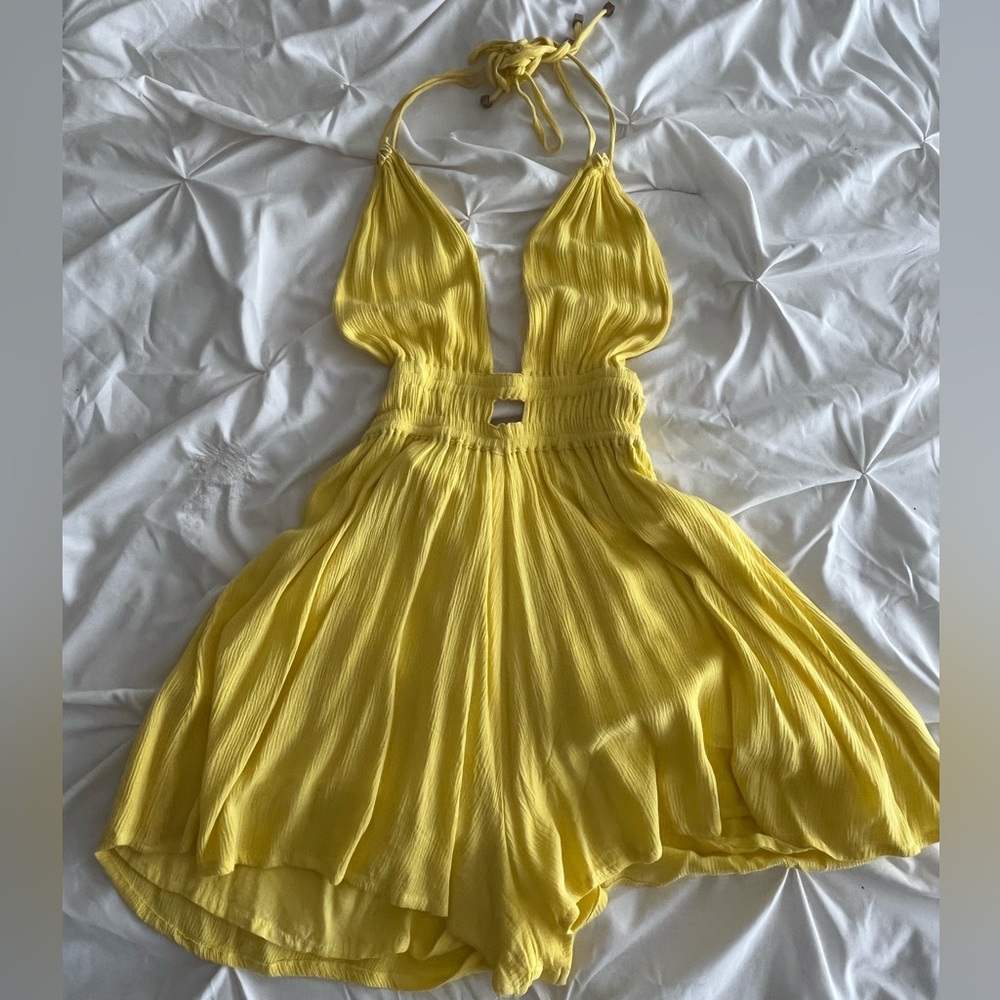 Yellow Halter romper - Picture 2 of 4